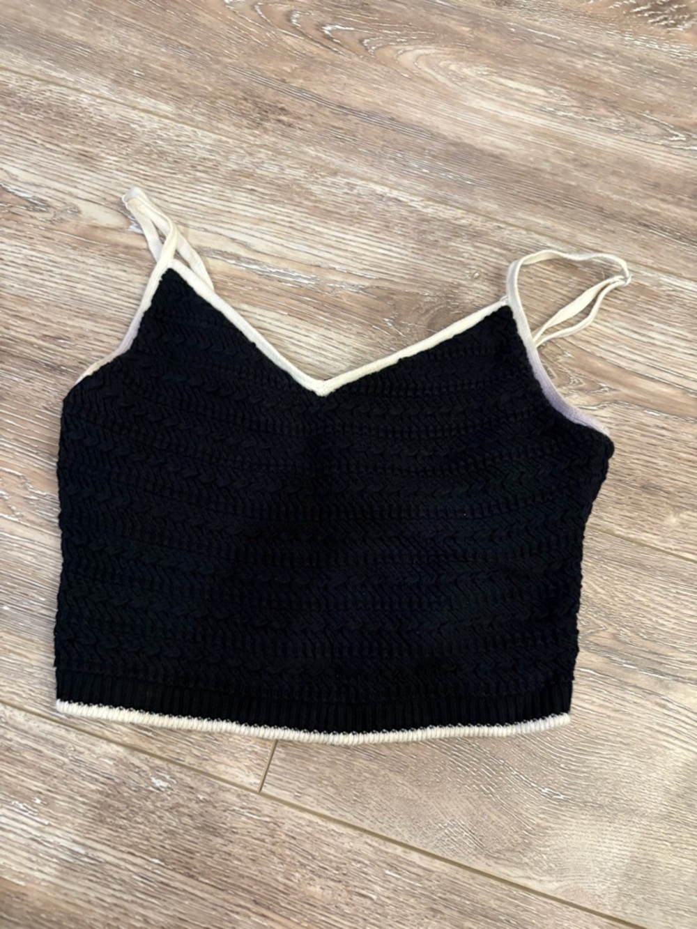 Abercrombie & Fitch Black Knit V-Neck Crop Cami with Cream Trim